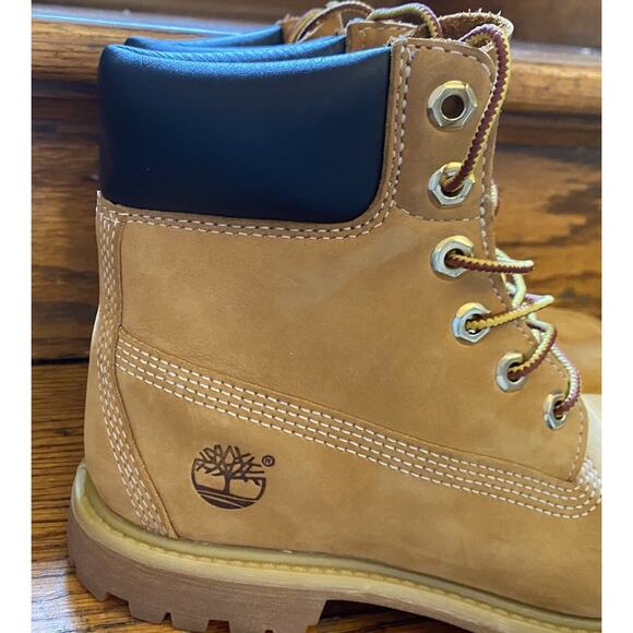 Timberland 6” Inch Premium Women’s Size 6.5 M Boots Nubuck Wheat Lace up Boots - Picture 3 of 10